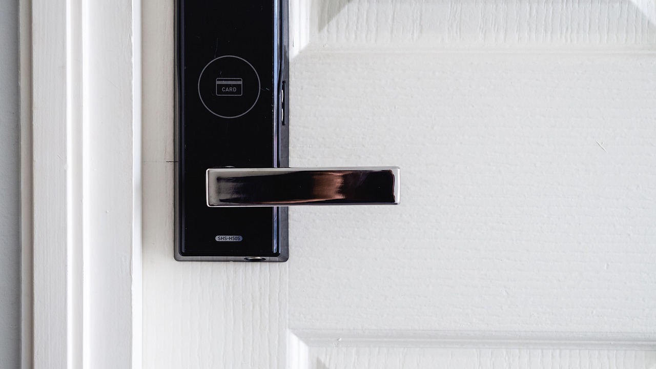 découvrez les solutions de domotique pour rendre votre maison intelligente, confortable et sécurisée grâce à l'automatisation connectée.